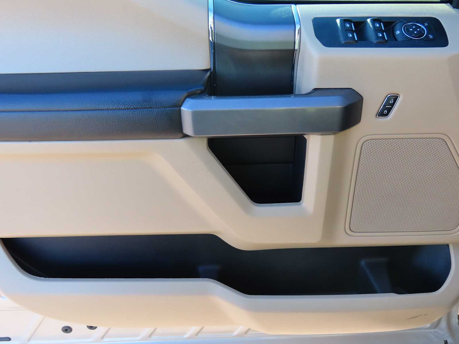 Thumbnail: 2017 Ford F-150 - 18