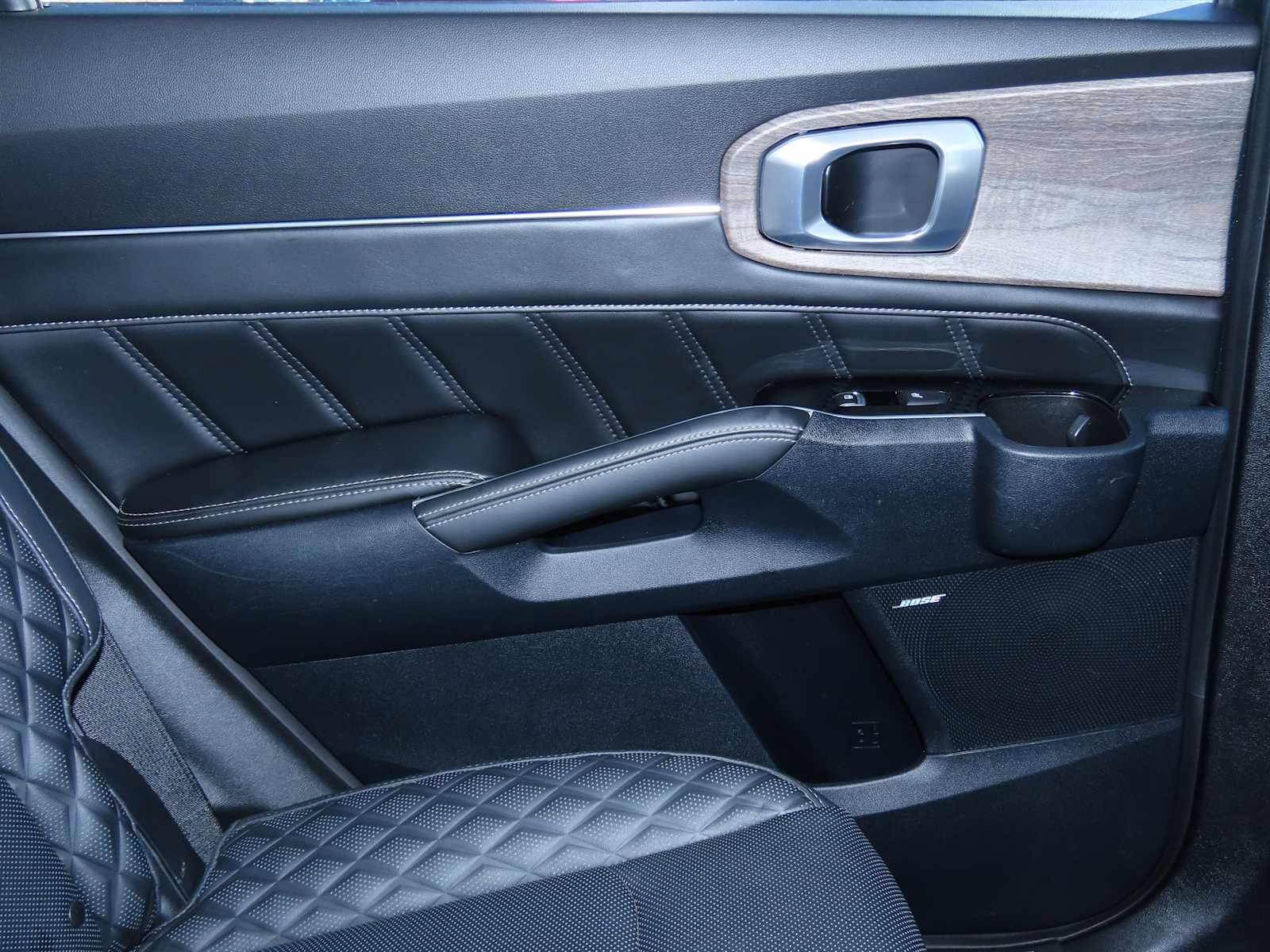 Thumbnail: 2022 Kia Sorento - 24