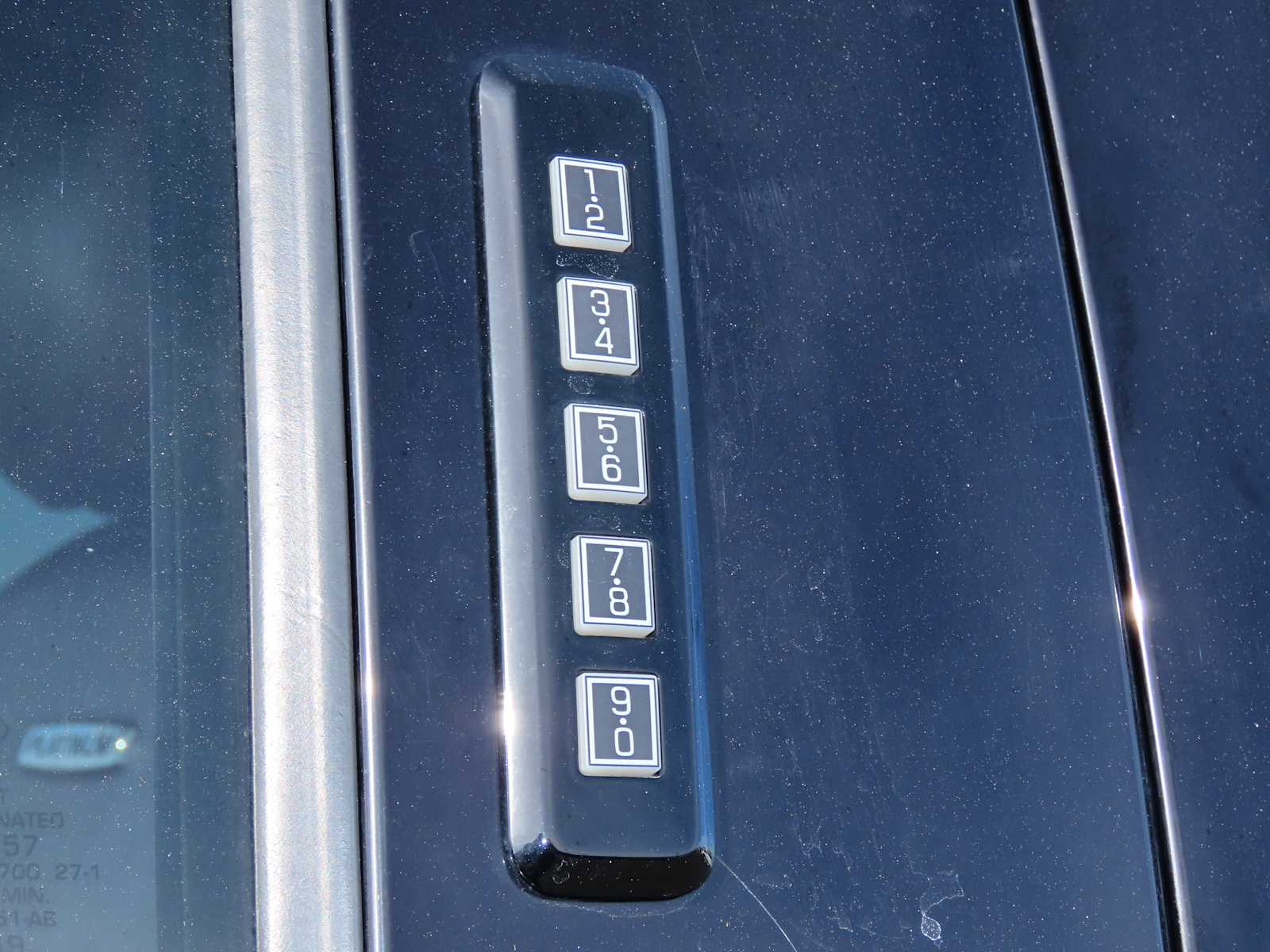 Thumbnail: 2022 Ford Econoline - 18