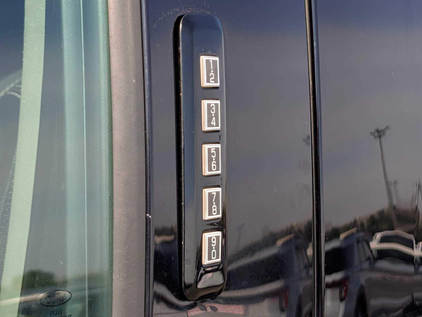 Thumbnail: 2017 Ford Econoline - 19