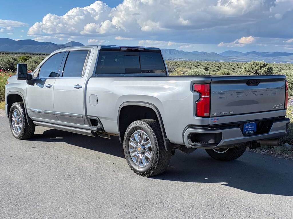 Used 2024 Chevrolet Silverado 2500HD High Country Truck Crew Cab
