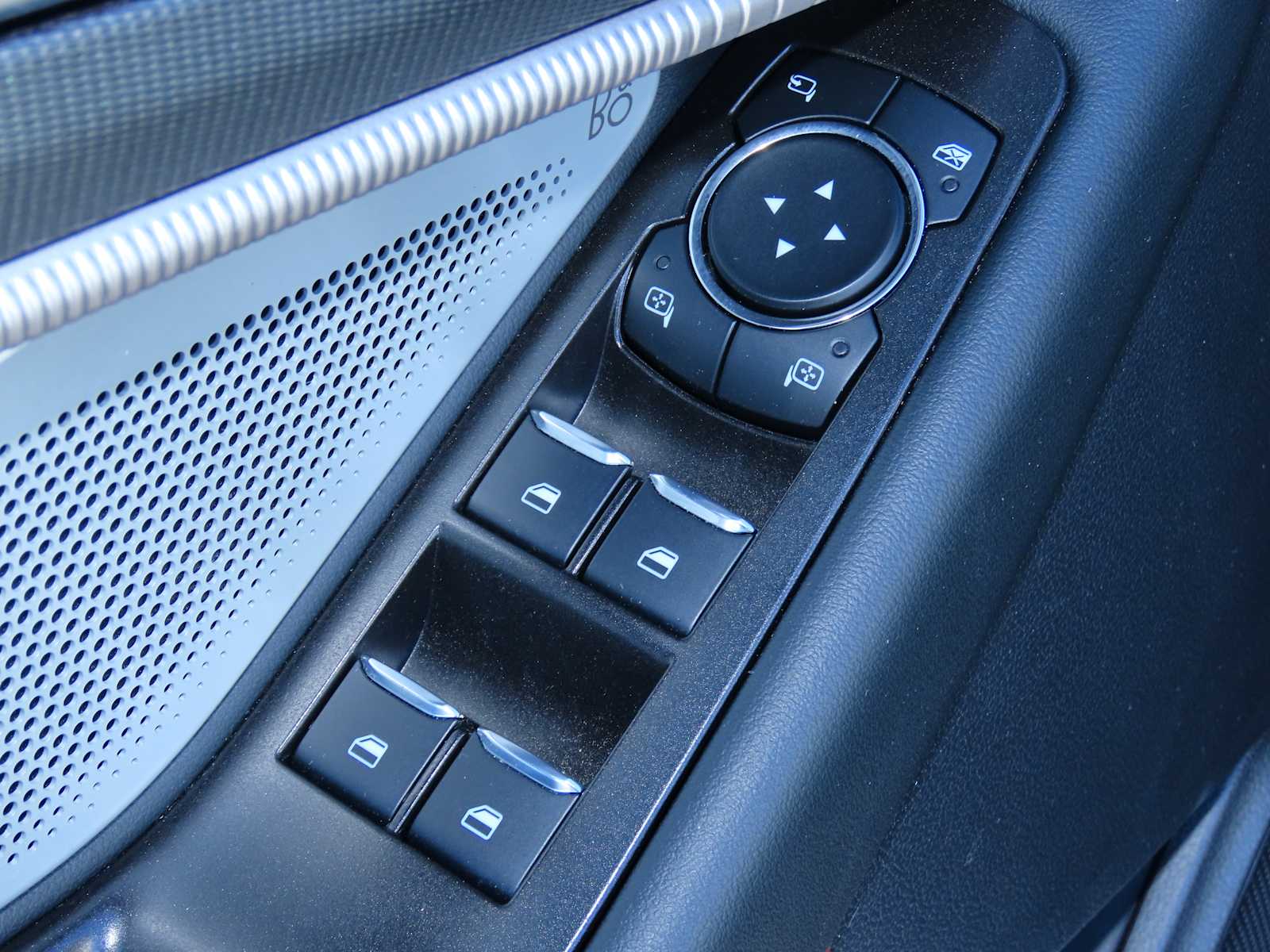 Thumbnail: 2025 Ford Explorer - 15