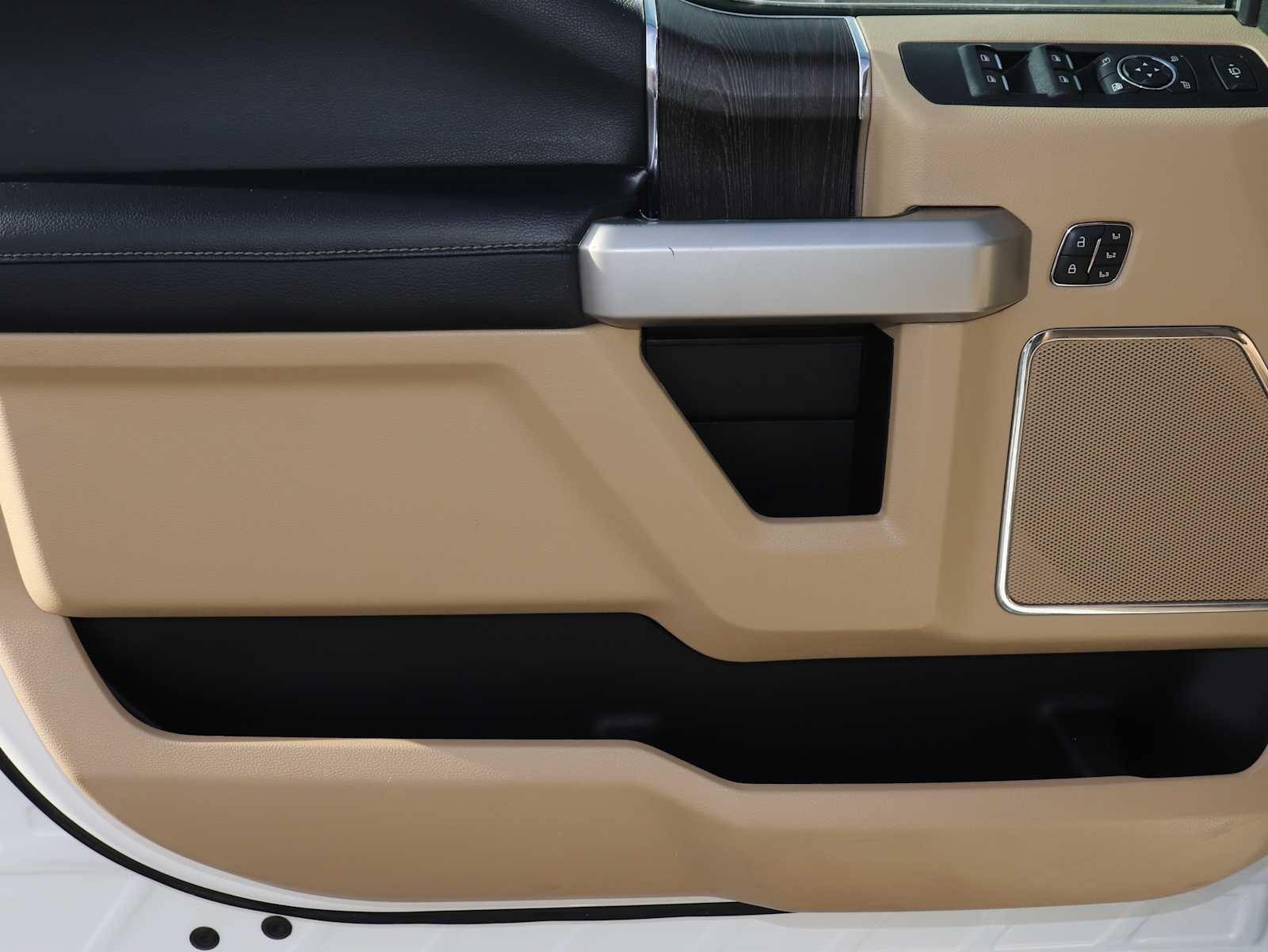 Thumbnail: 2020 Ford Econoline - 20