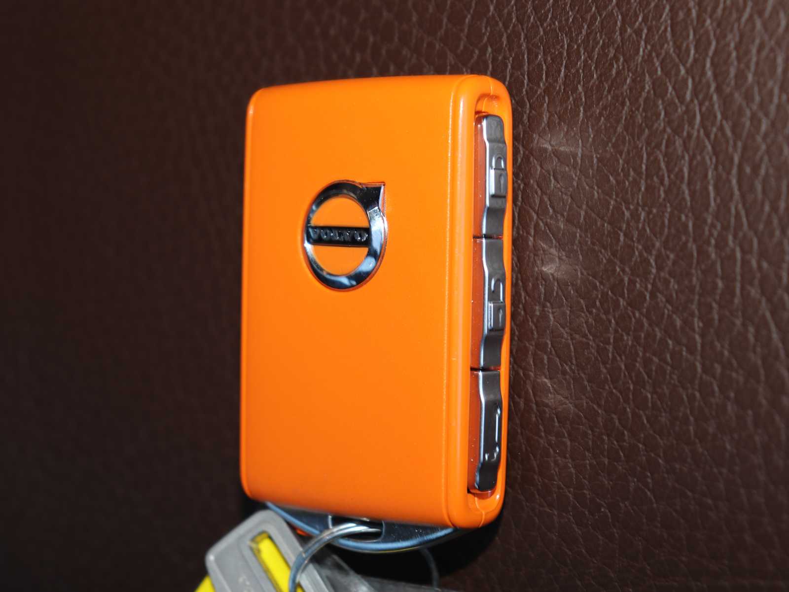 Thumbnail: 2021 Volvo XC60 - 36