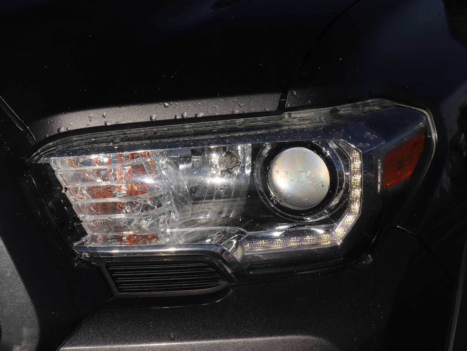 Thumbnail: 2016 Toyota Tacoma - 10