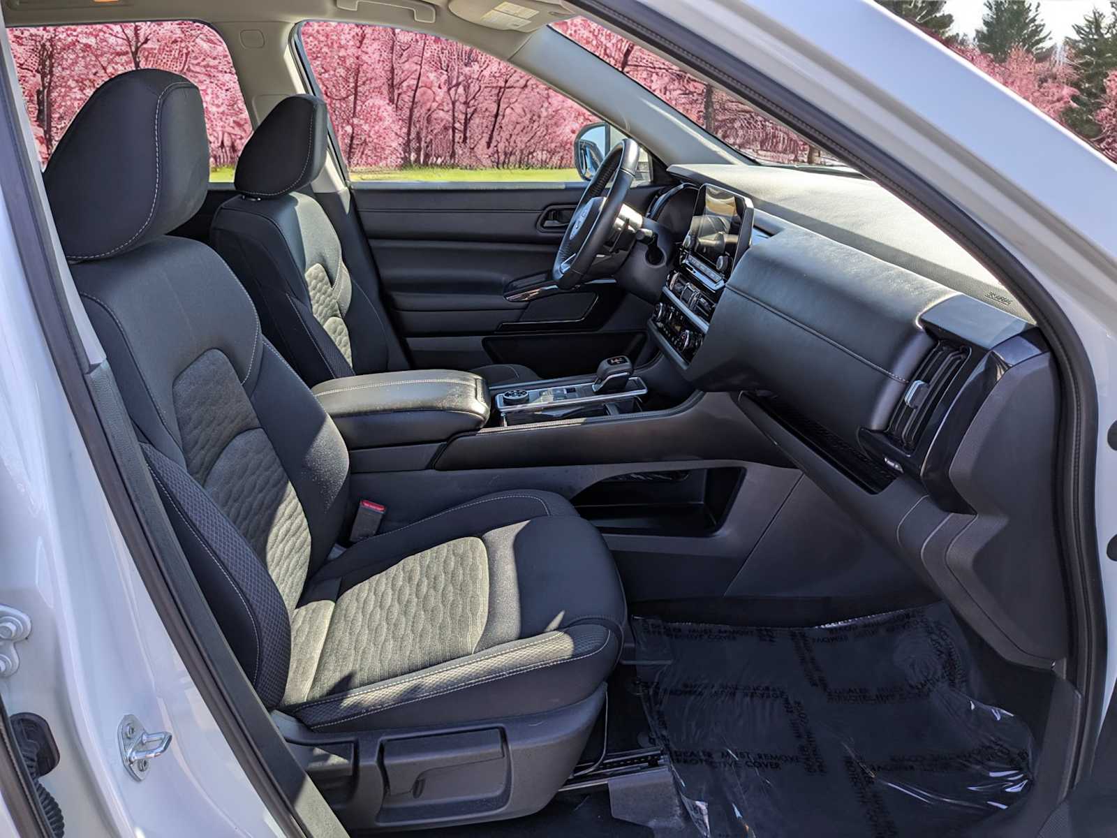 Thumbnail: 2025 Nissan Pathfinder - 24