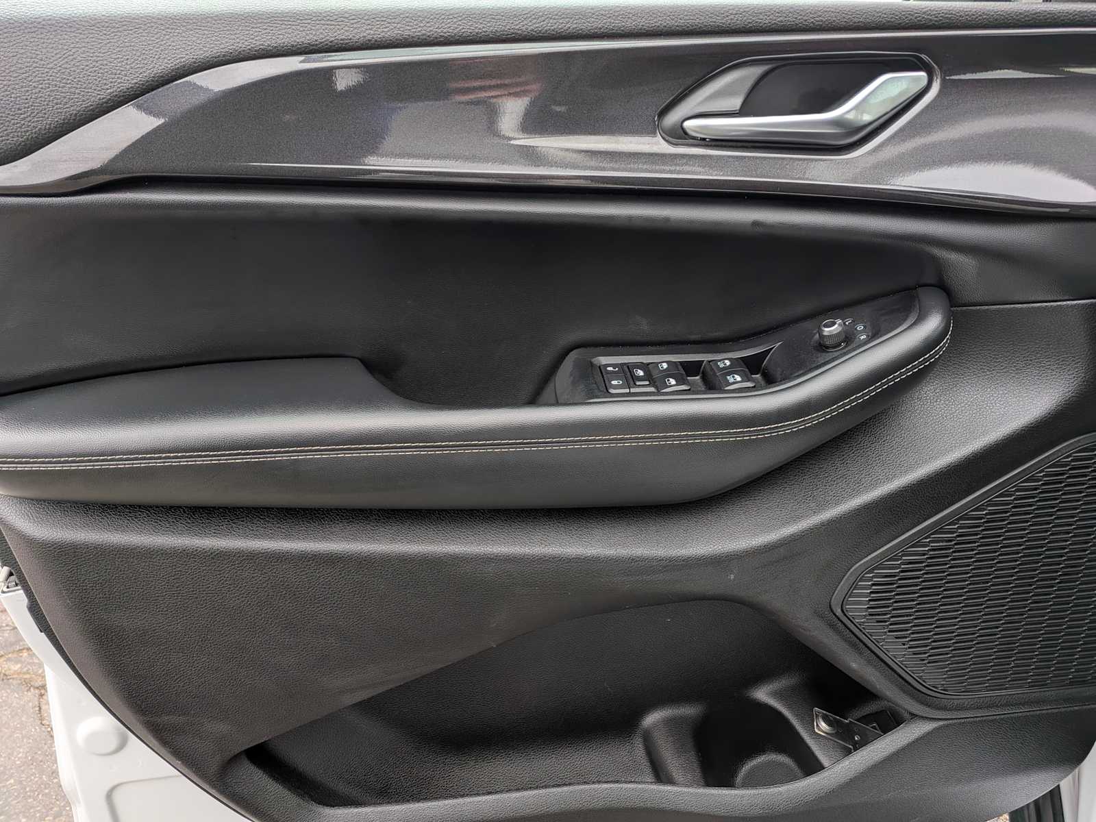 Thumbnail: 2023 Jeep Grand Cherokee - 17