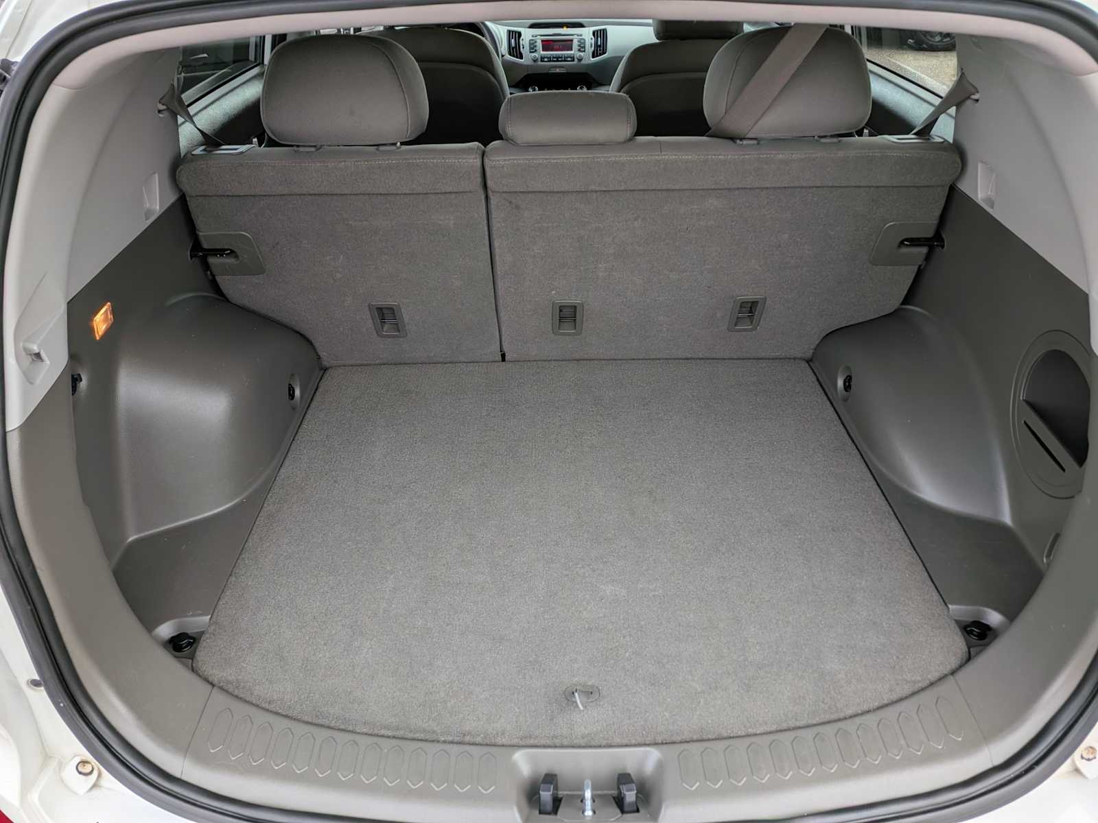 Thumbnail: 2013 Kia Sportage - 32