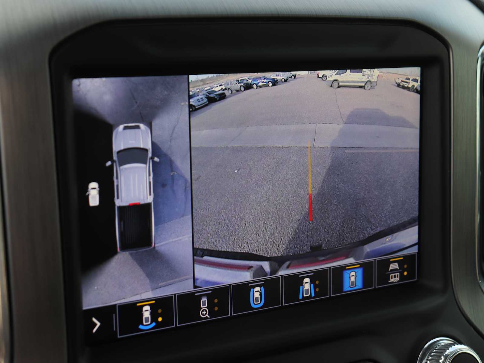 Thumbnail: 2021 GMC Sierra 3500 - 33