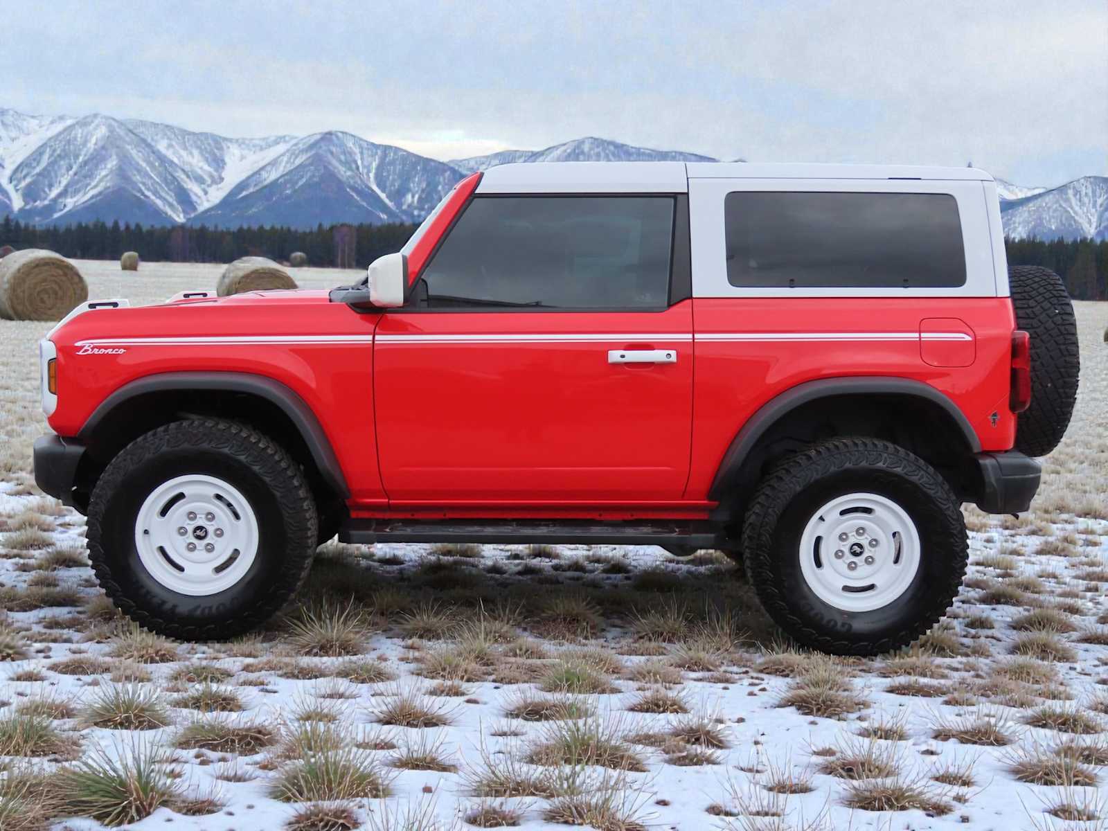 2023 Ford Bronco Heritage First Edition photo 3