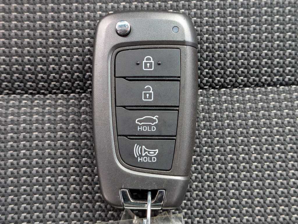 2019 Hyundai Accent SE 37