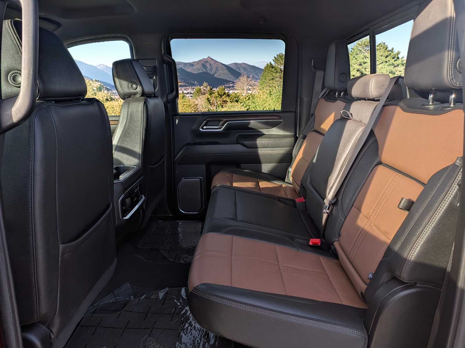 Thumbnail: 2024 Chevrolet Silverado 2500 - 18