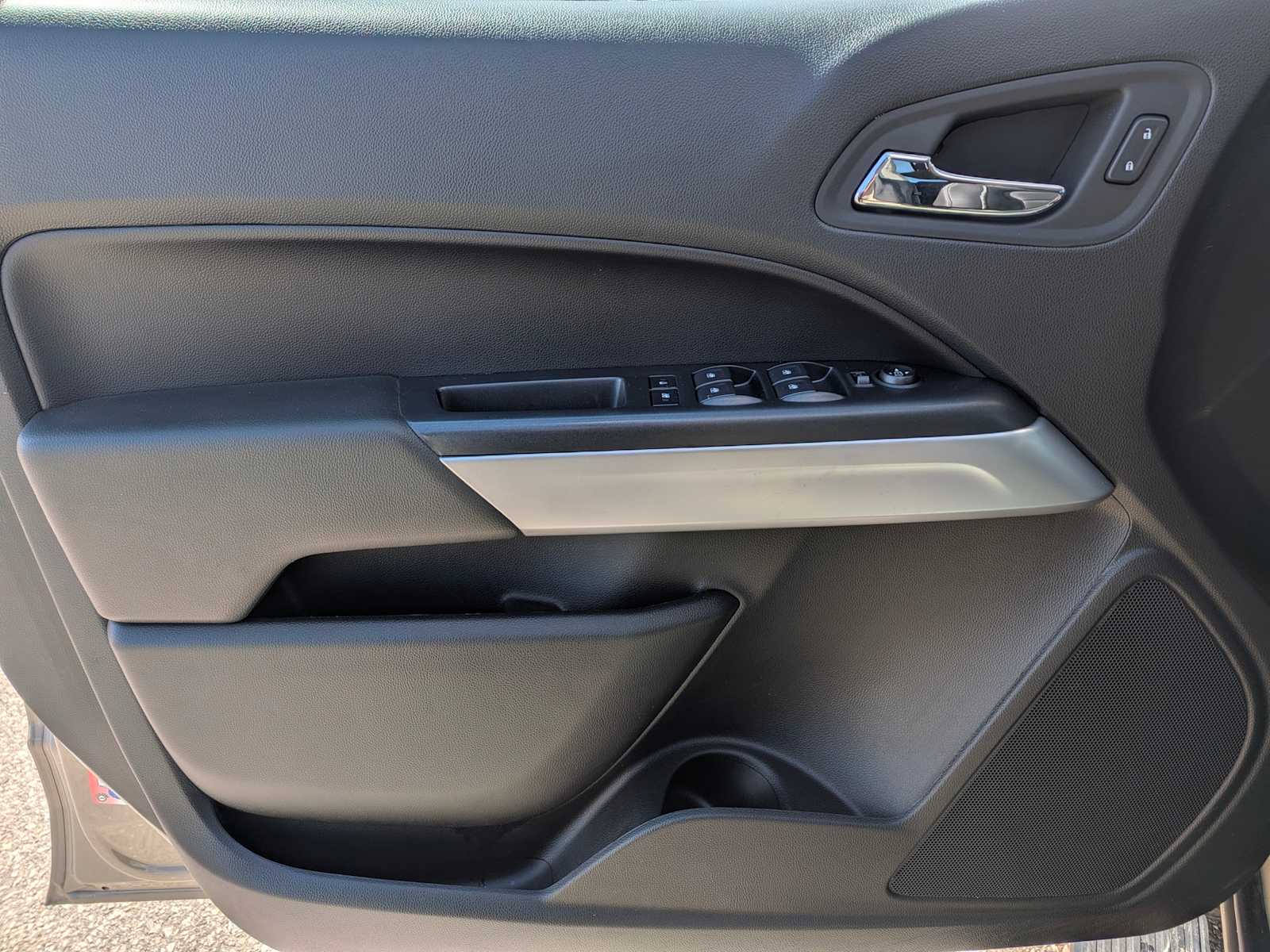 Thumbnail: 2022 Chevrolet Colorado - 16