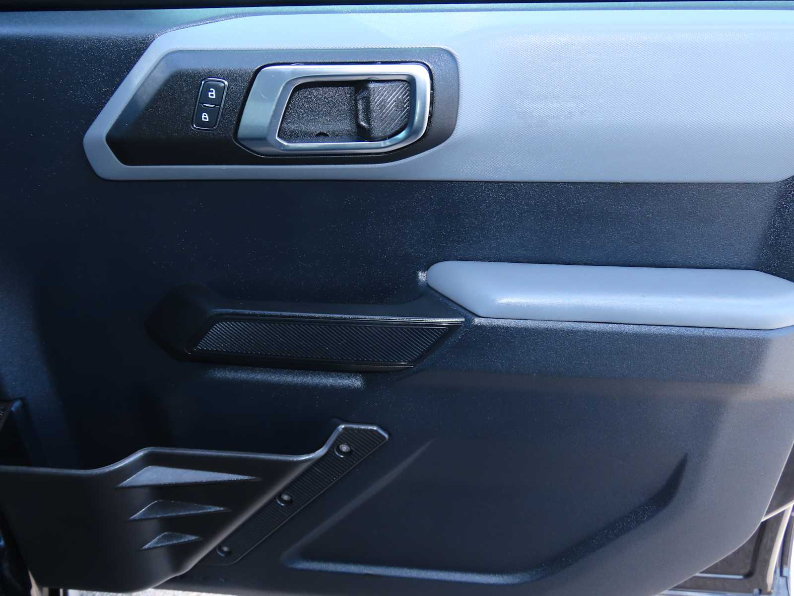 Thumbnail: 2022 Ford Bronco - 19