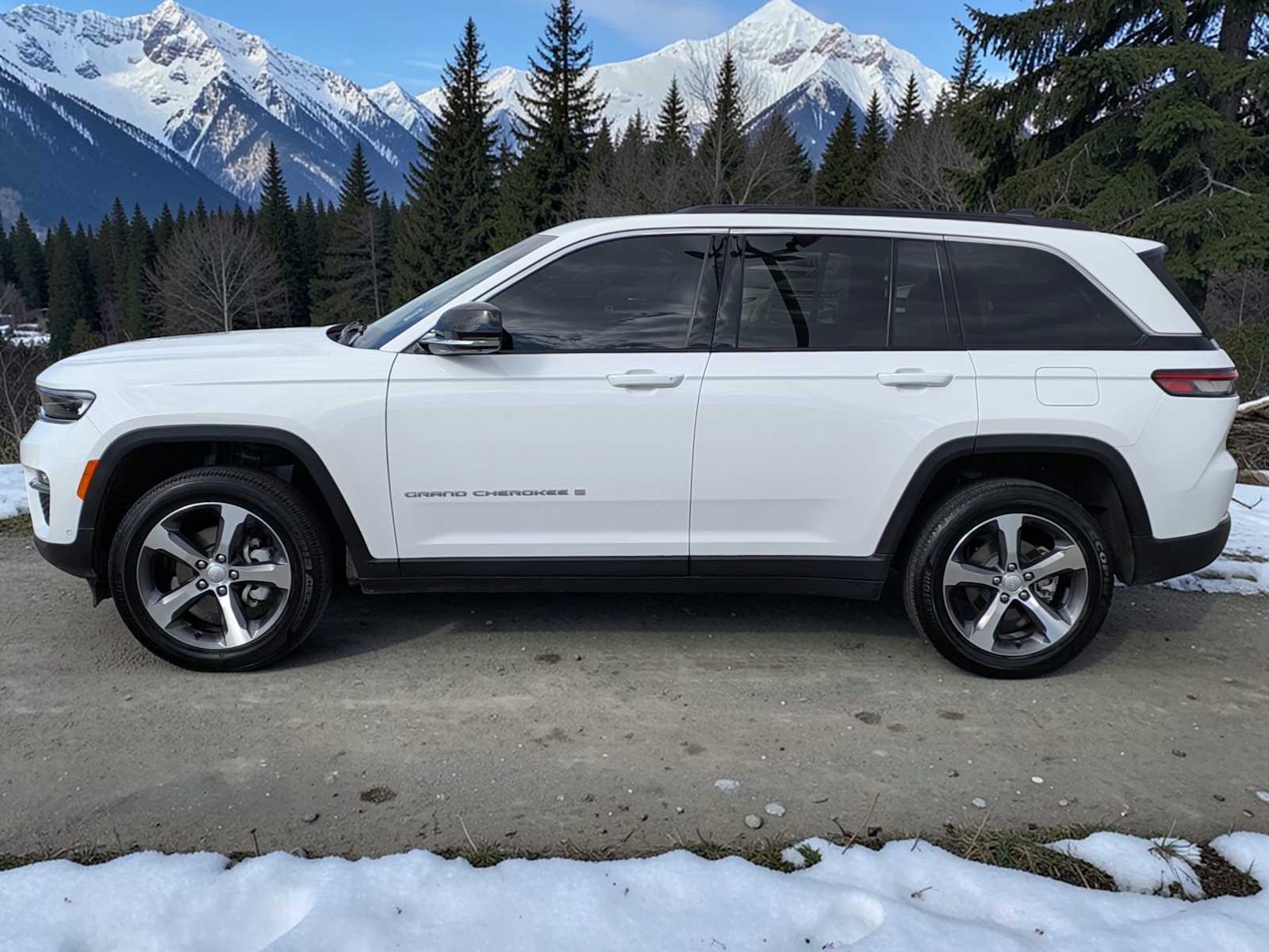 Thumbnail: 2025 Jeep Grand Cherokee - 3