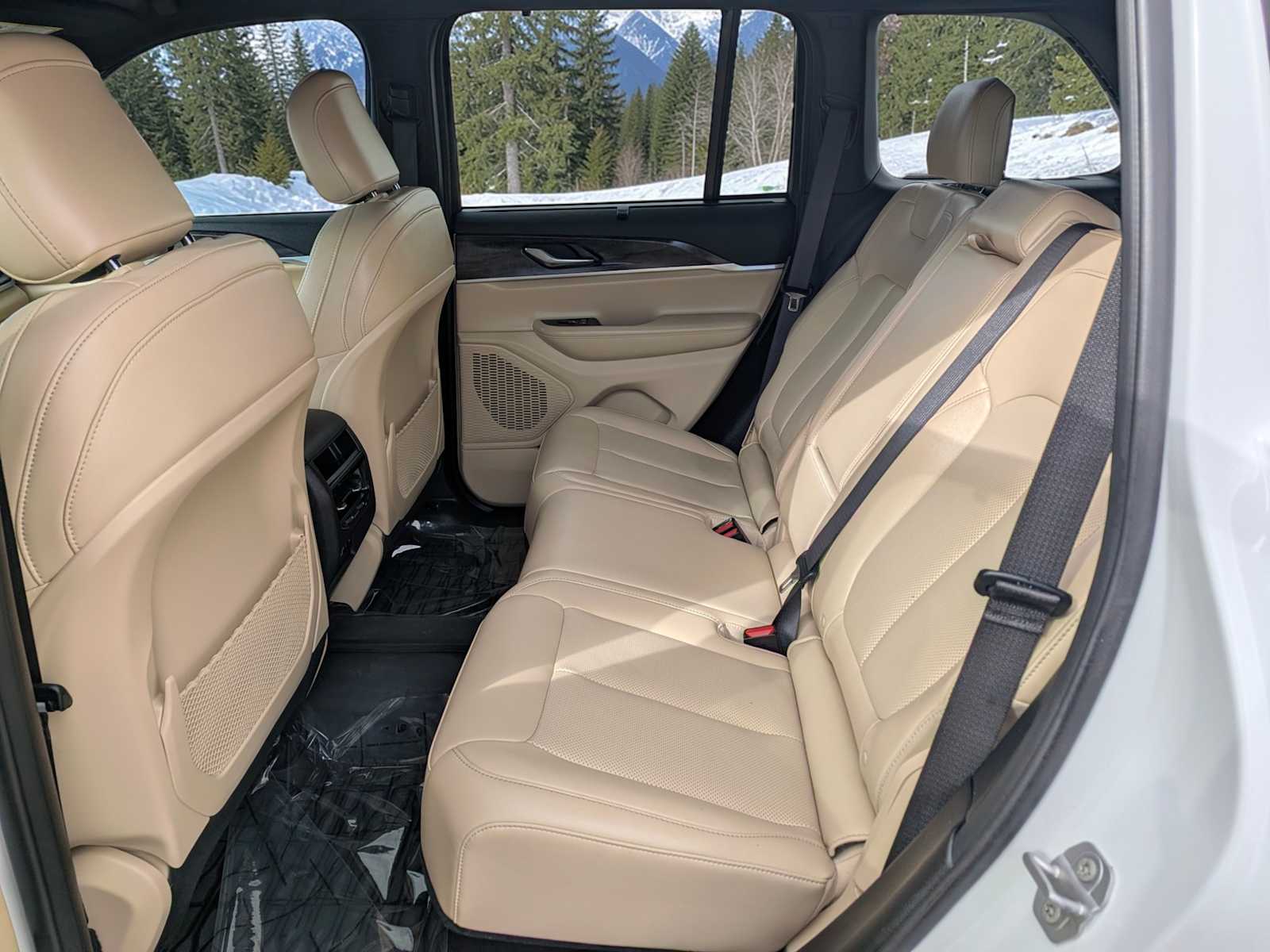 Thumbnail: 2025 Jeep Grand Cherokee - 18