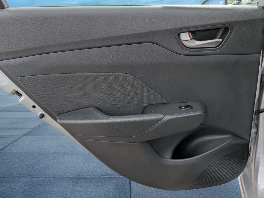 2019 Hyundai Accent SE 22