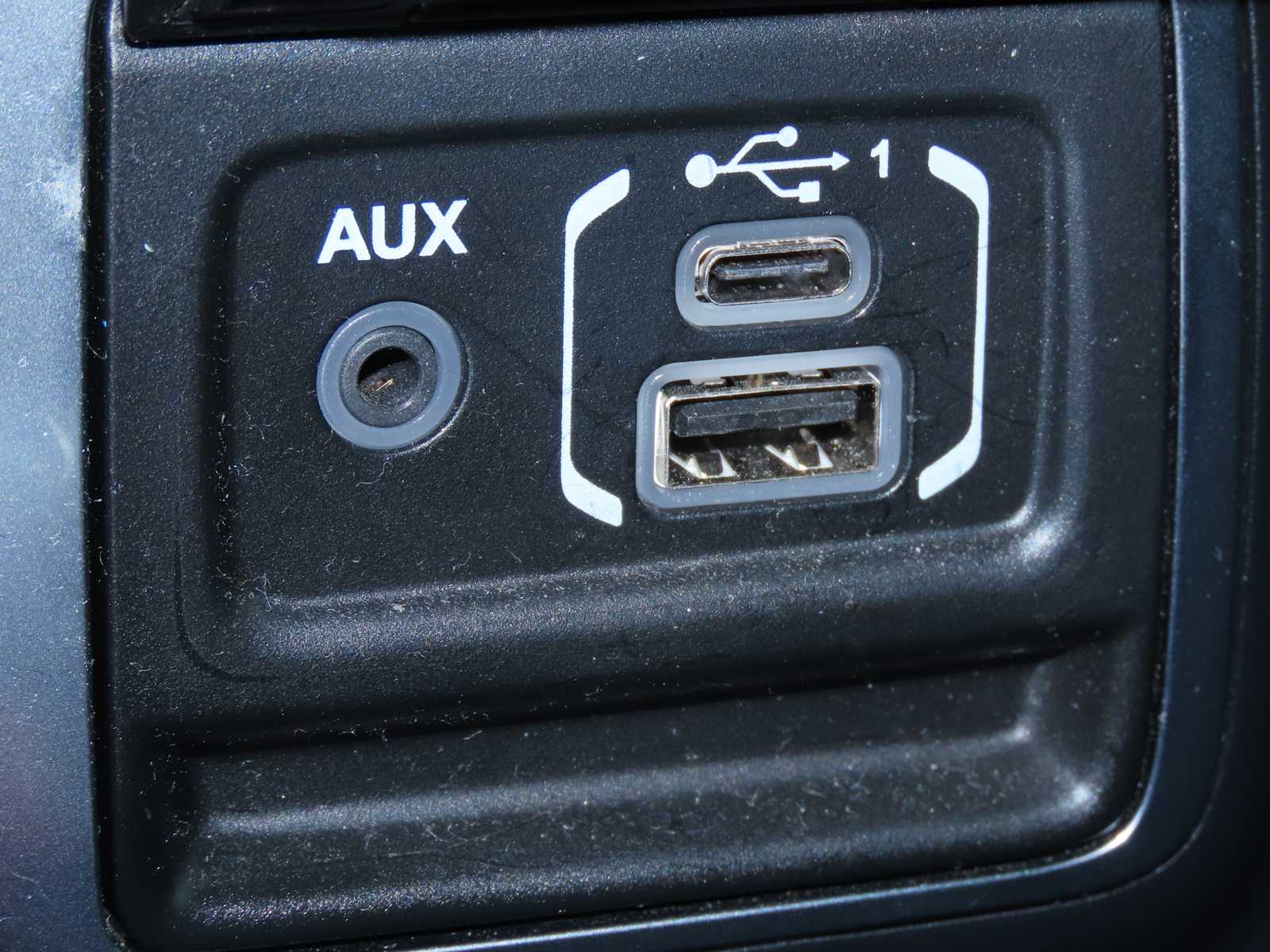 Thumbnail: 2019 Jeep Wrangler - 33