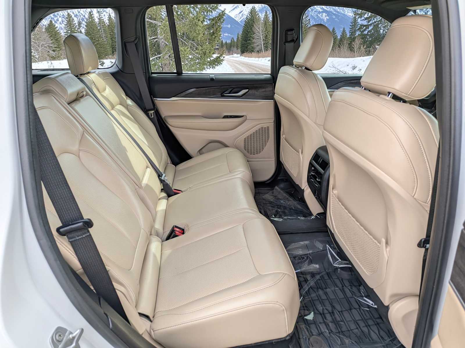 Thumbnail: 2025 Jeep Grand Cherokee - 22