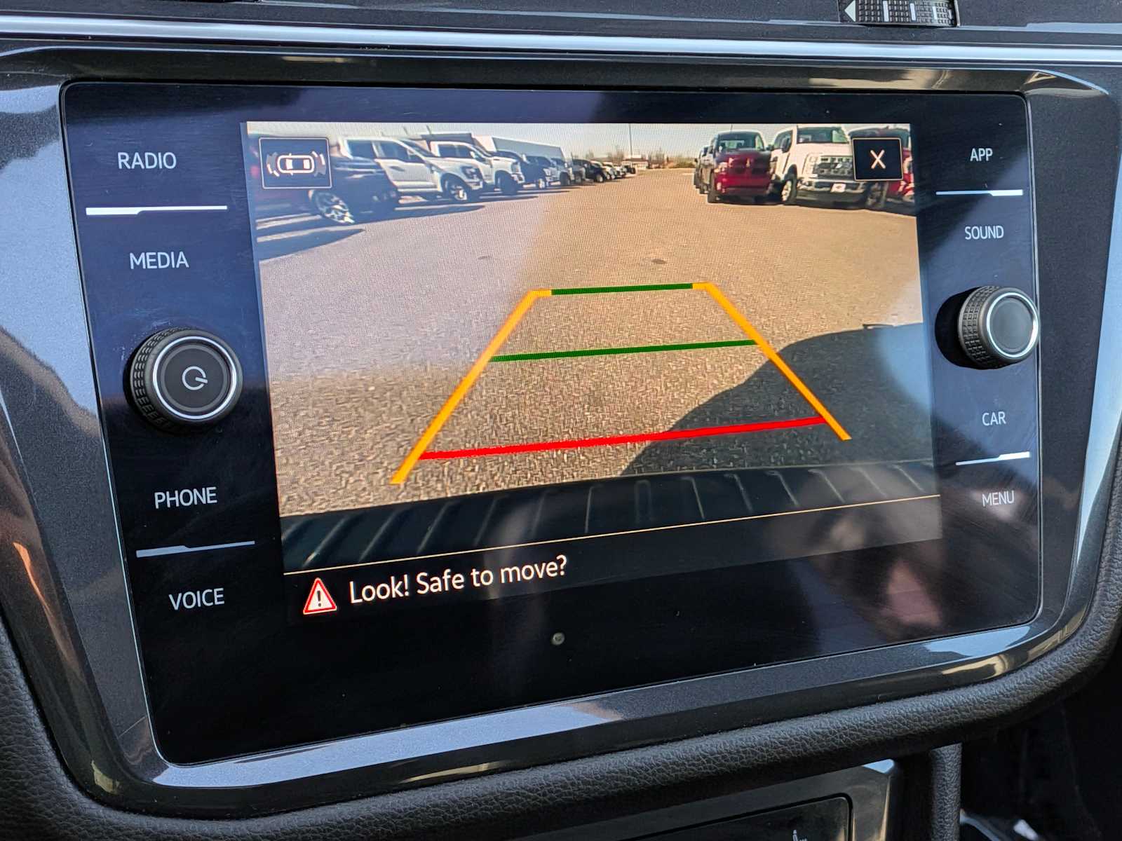 Thumbnail: 2024 Volkswagen Tiguan - 30