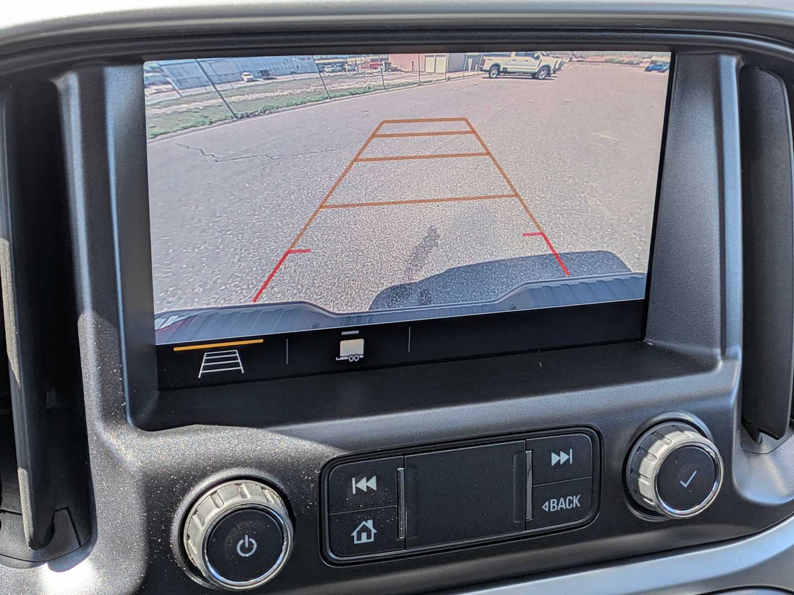 Thumbnail: 2022 Chevrolet Colorado - 26