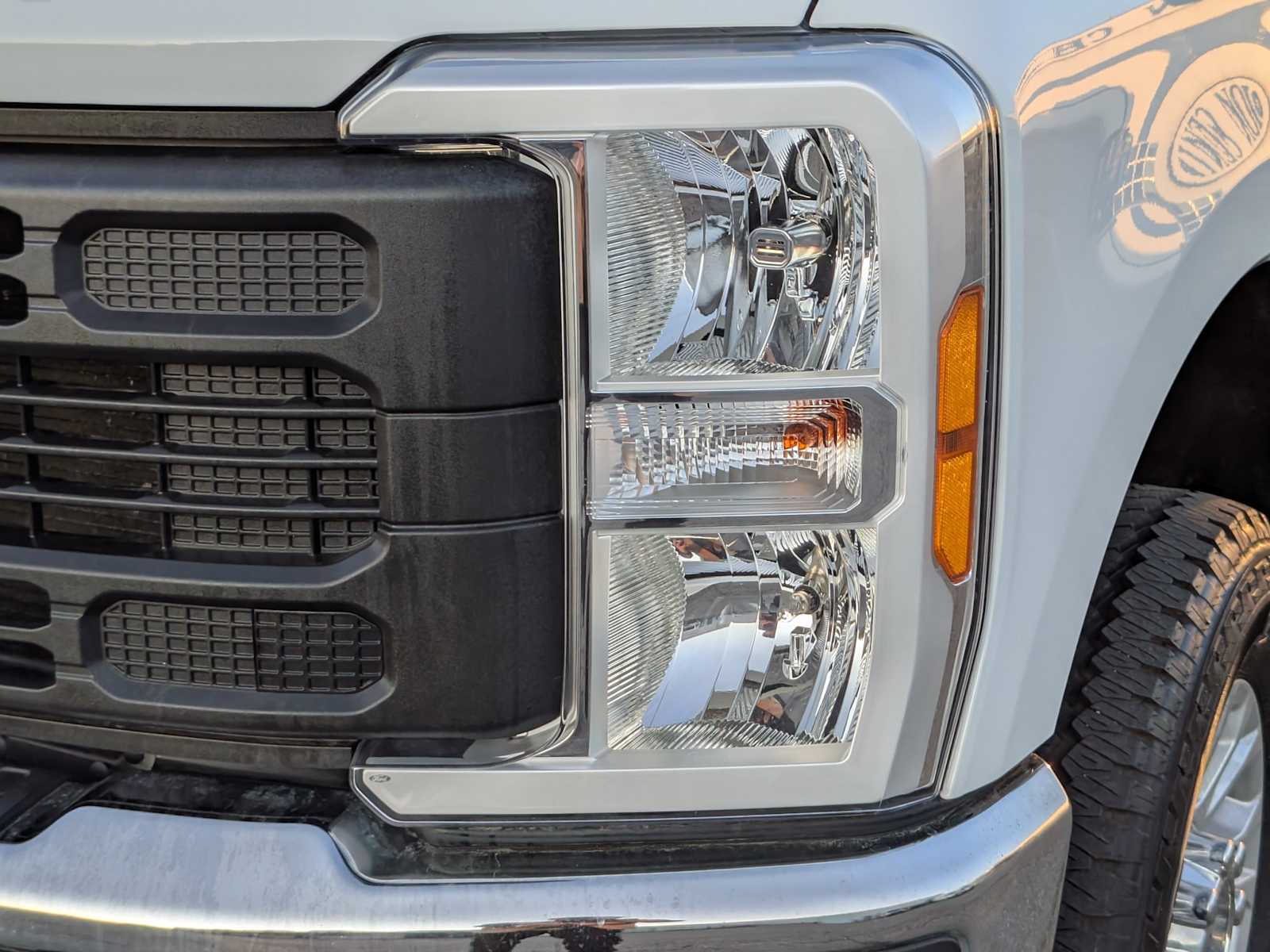 2023 Ford Econoline E-350 10