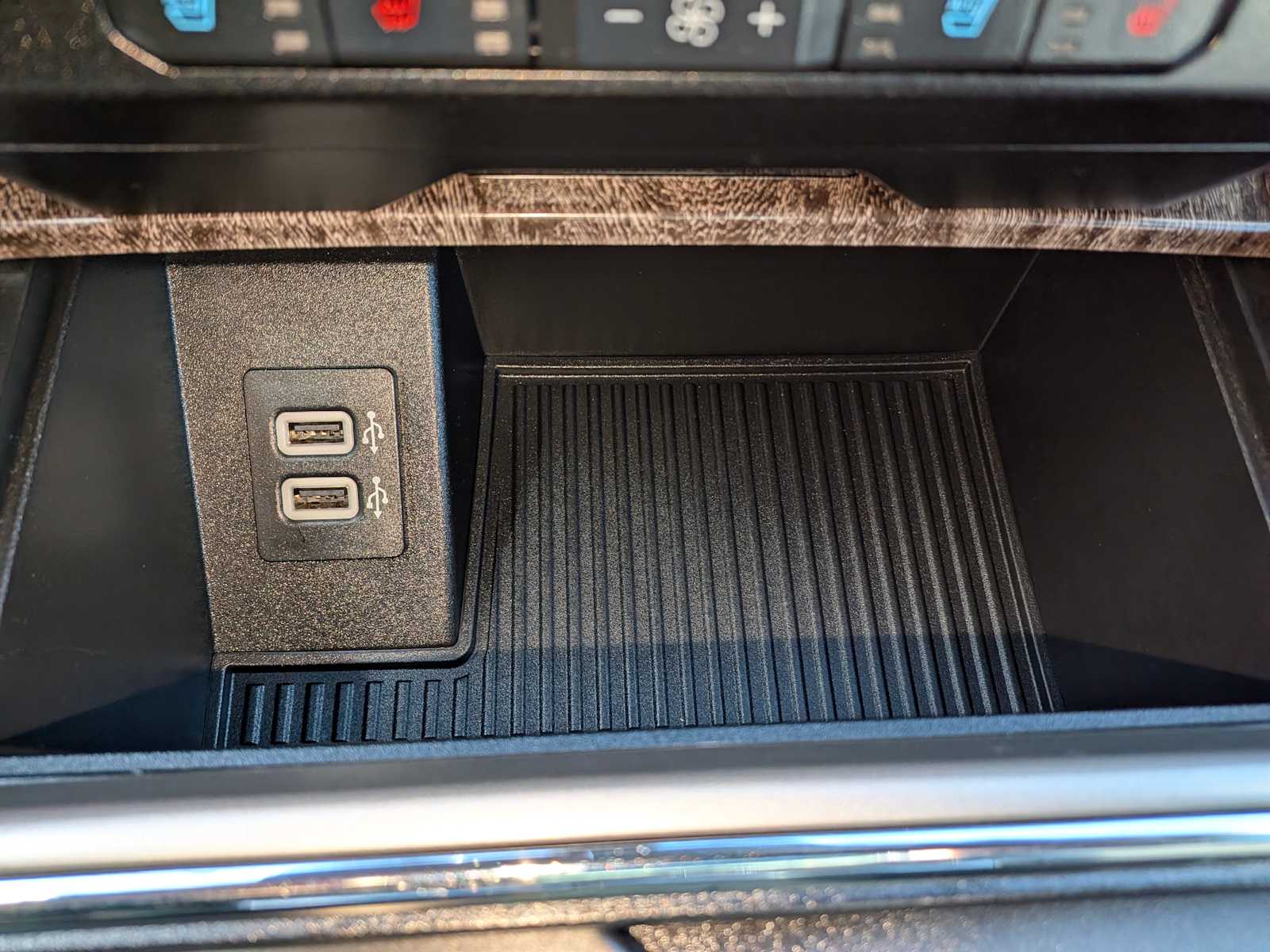 Thumbnail: 2017 Ford Econoline - 34