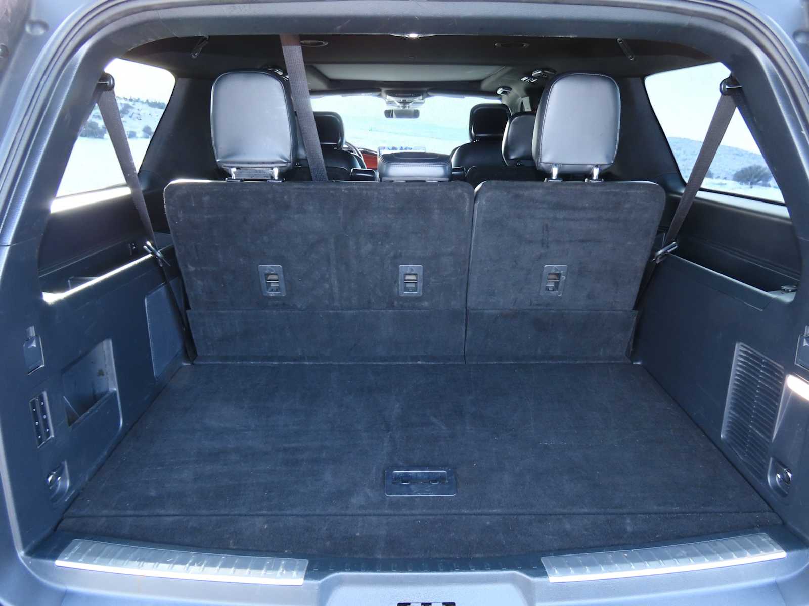 Thumbnail: 2024 Lincoln Navigator L - 36