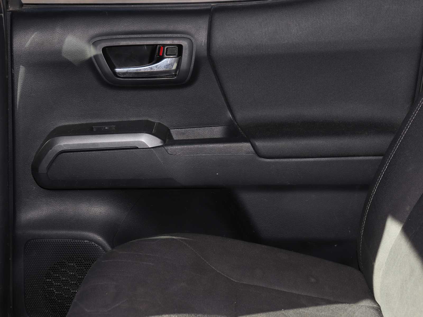 Thumbnail: 2016 Toyota Tacoma - 20