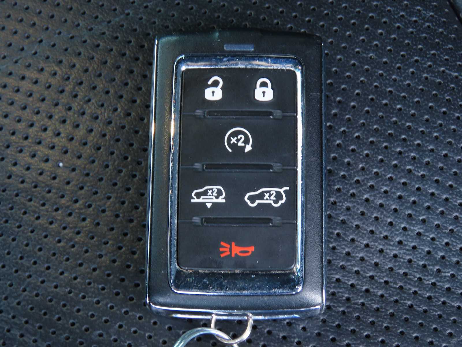 Thumbnail: 2022 Jeep Wagoneer - 35