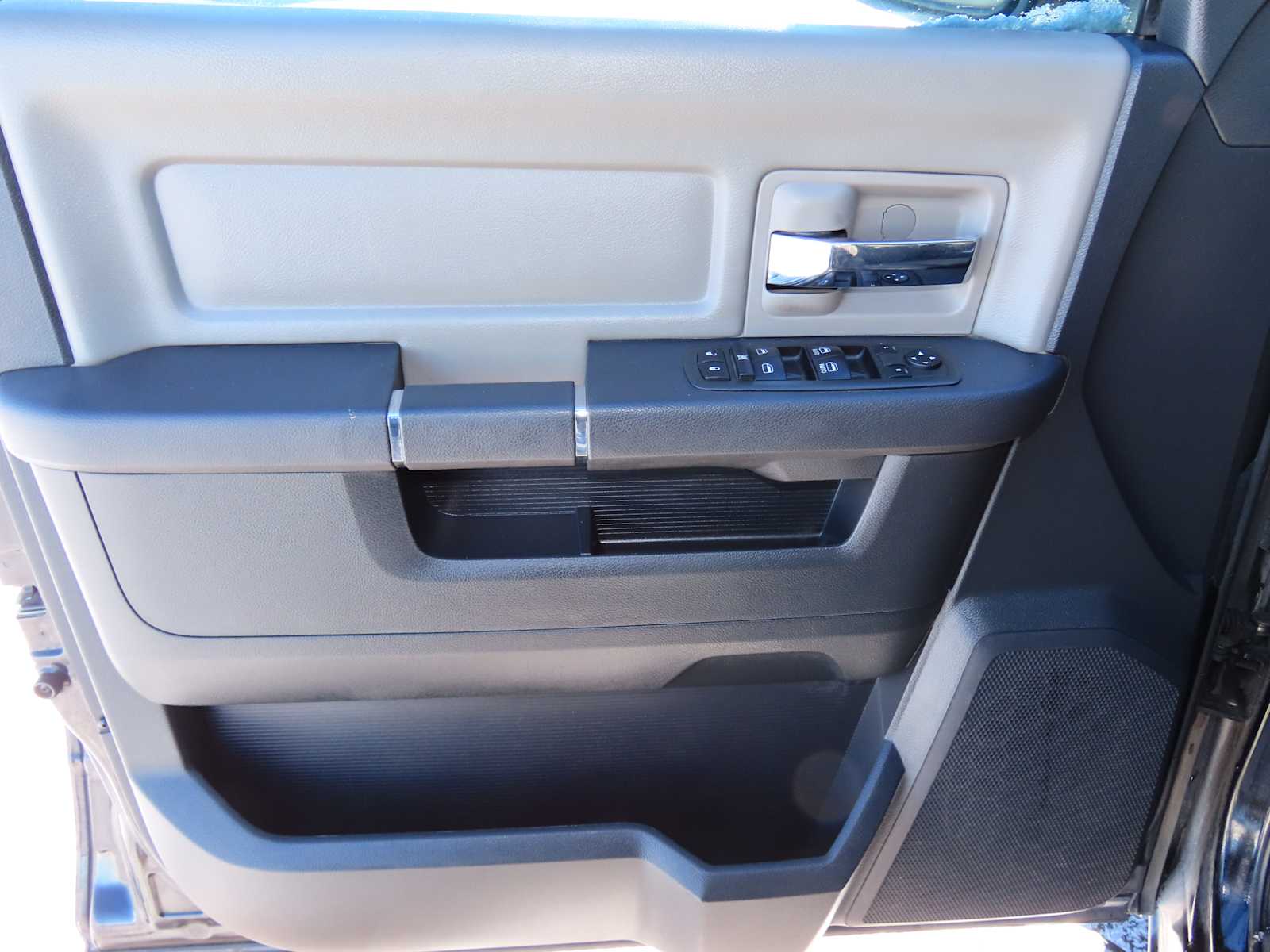 Thumbnail: 2012 RAM 1500 - 19