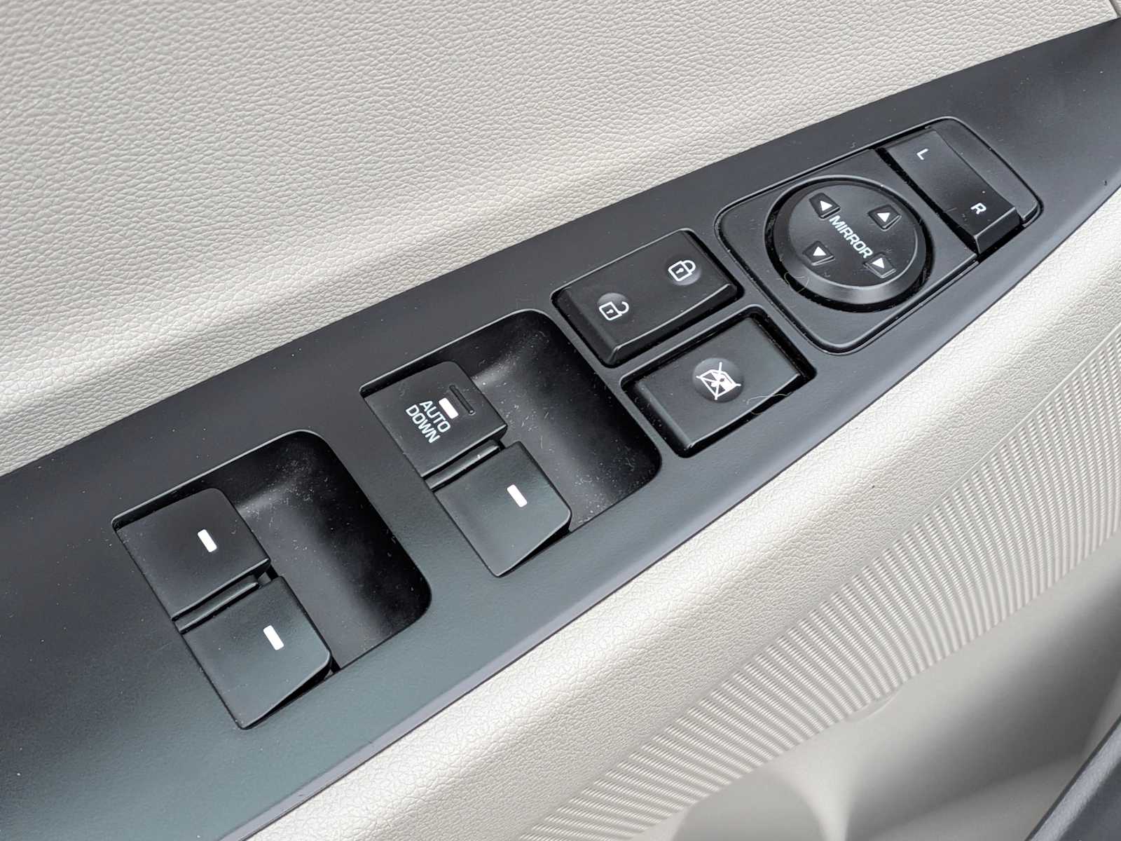 Thumbnail: 2018 Hyundai Tucson - 18