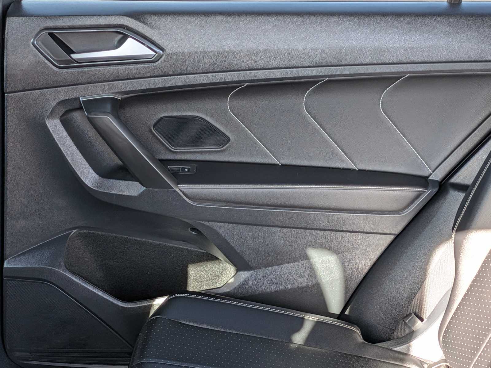 Thumbnail: 2024 Volkswagen Tiguan - 20