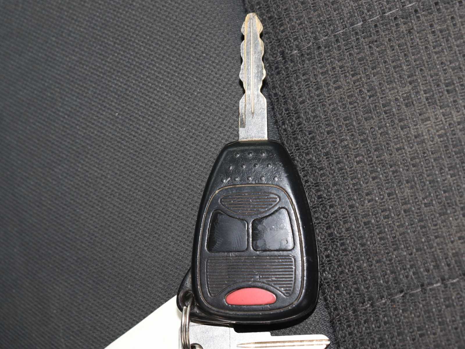 Thumbnail: 2011 Dodge Nitro - 33