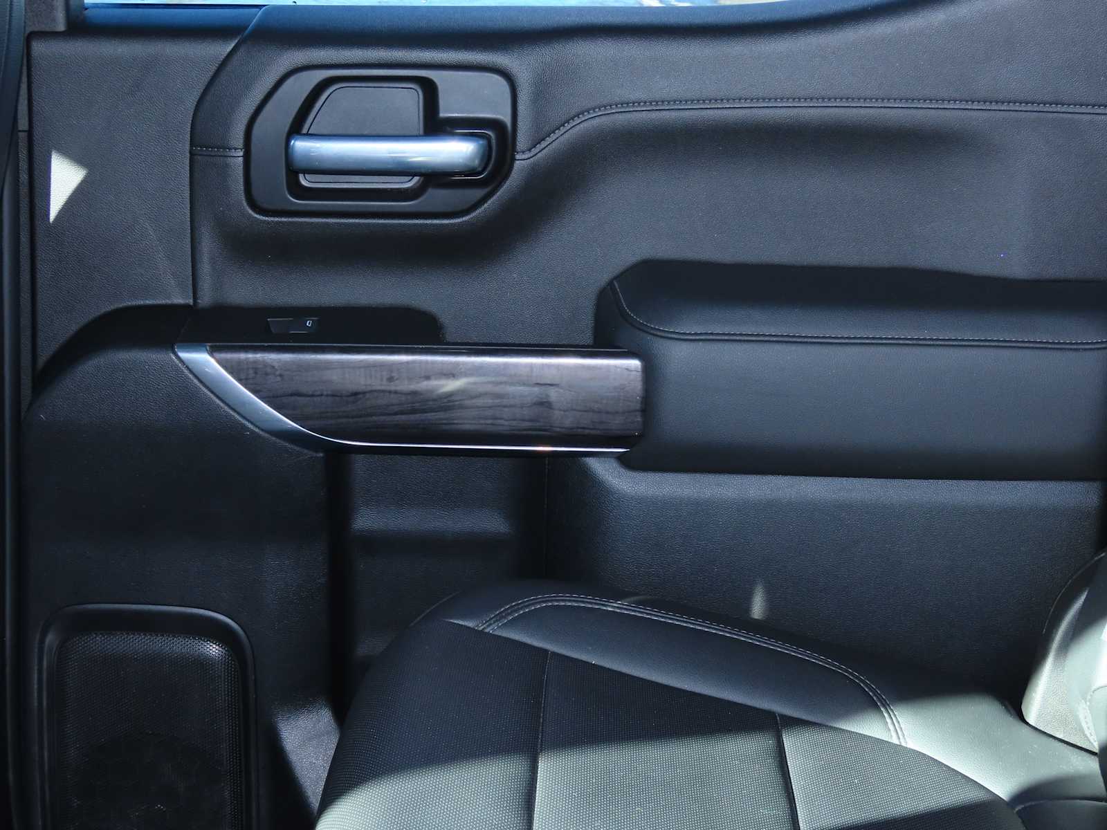 Thumbnail: 2020 Chevrolet Silverado 1500 - 20