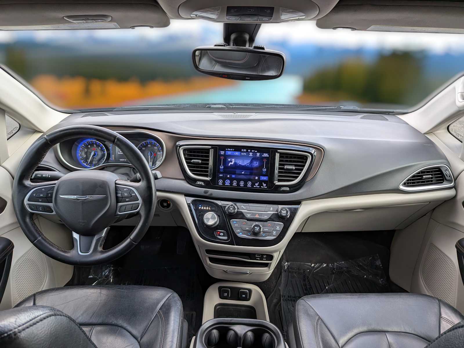 Thumbnail: 2017 Chrysler Pacifica - 27