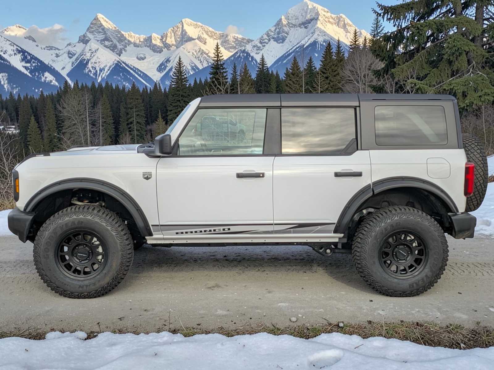 Thumbnail: 2025 Ford Bronco - 3