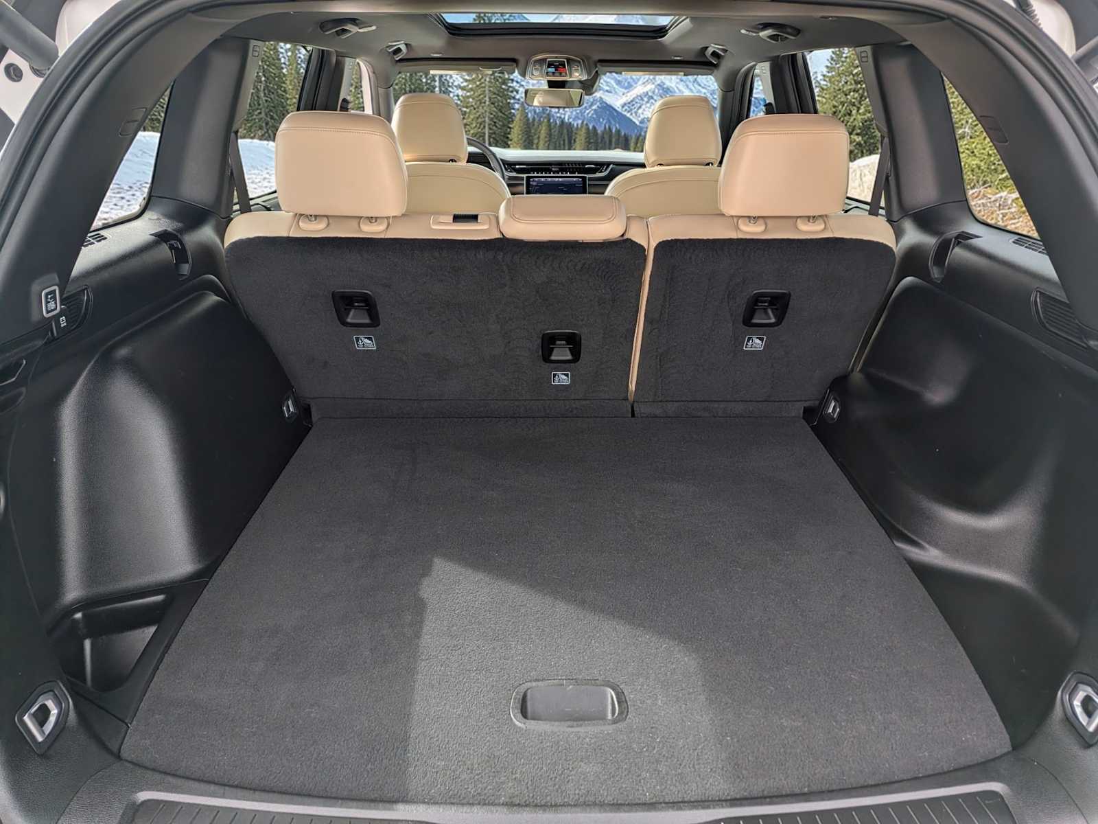 Thumbnail: 2025 Jeep Grand Cherokee - 34