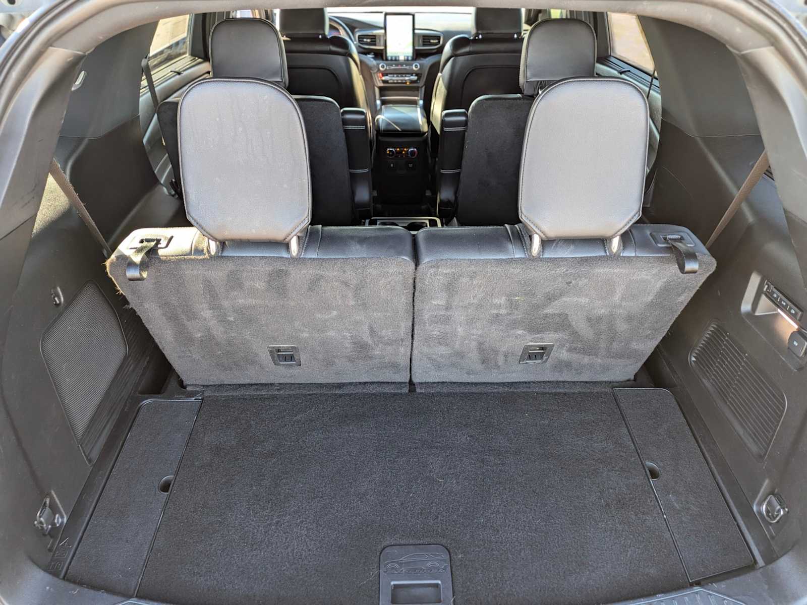 Thumbnail: 2020 Ford Explorer - 33