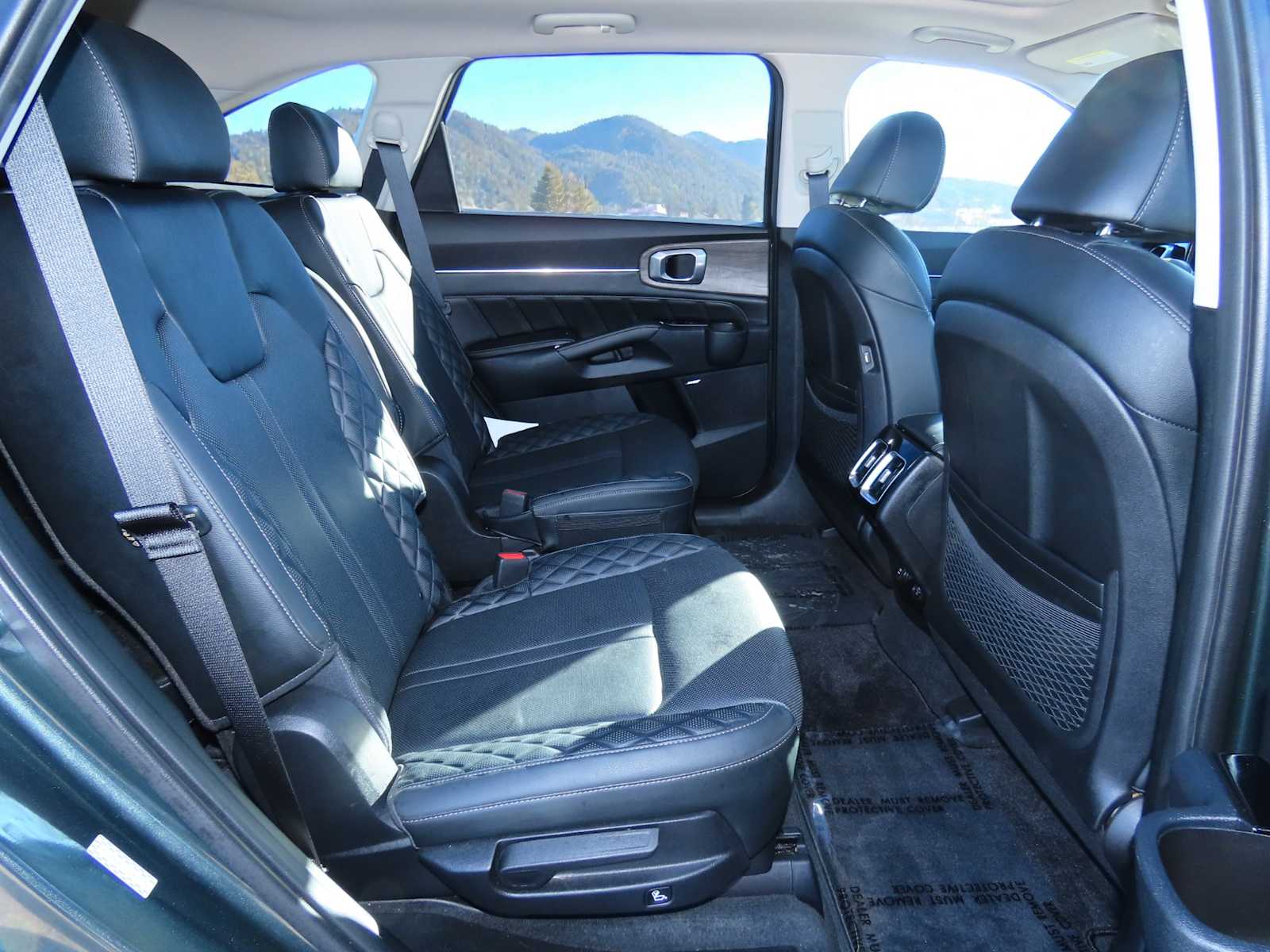 Thumbnail: 2022 Kia Sorento - 22