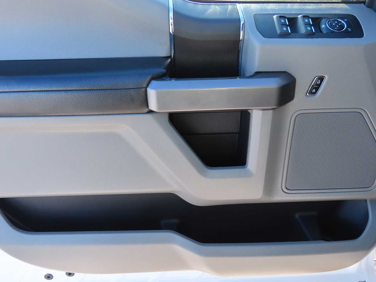 Thumbnail: 2019 Ford F-150 - 14