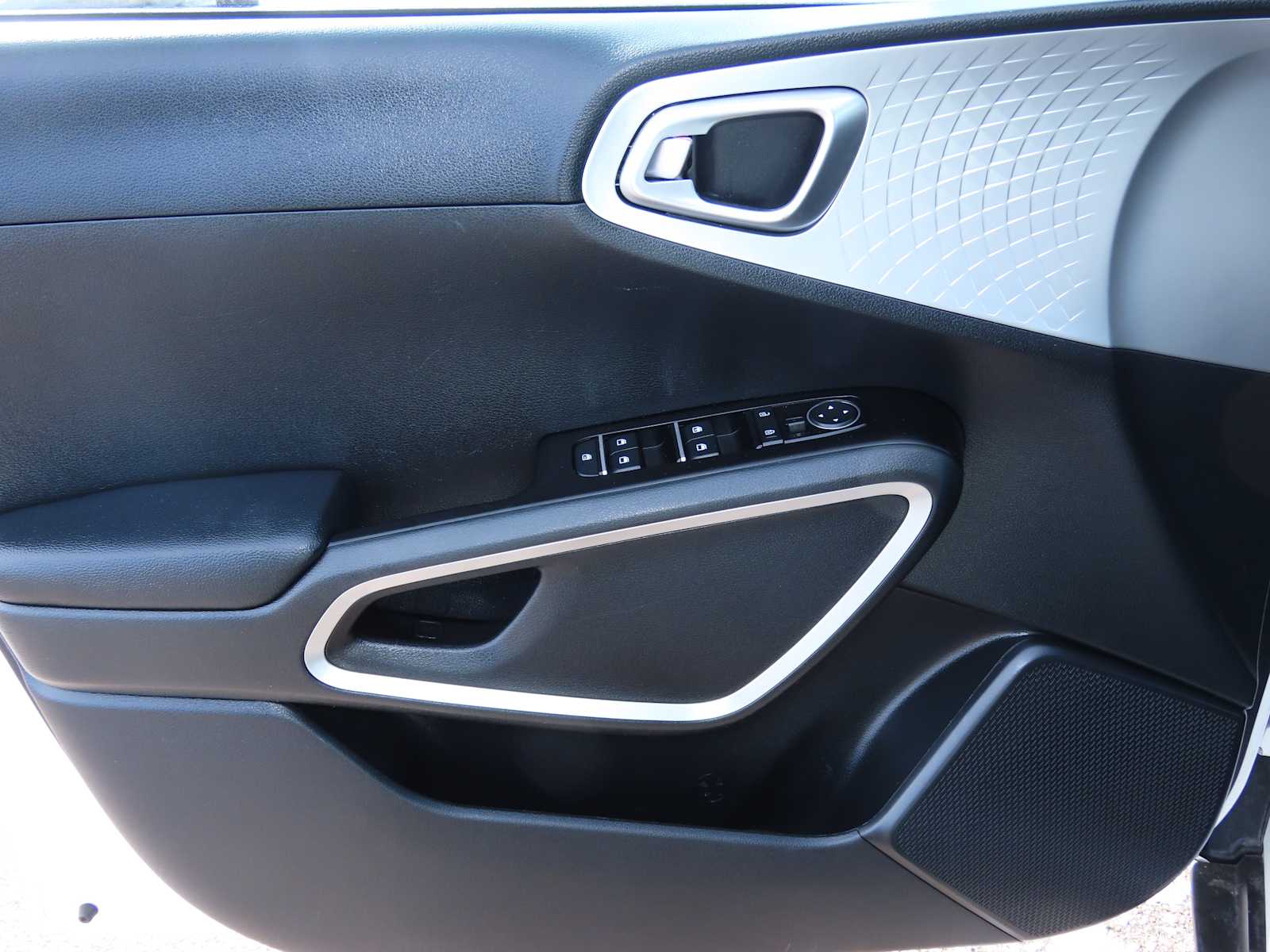 Thumbnail: 2024 Kia Soul - 16