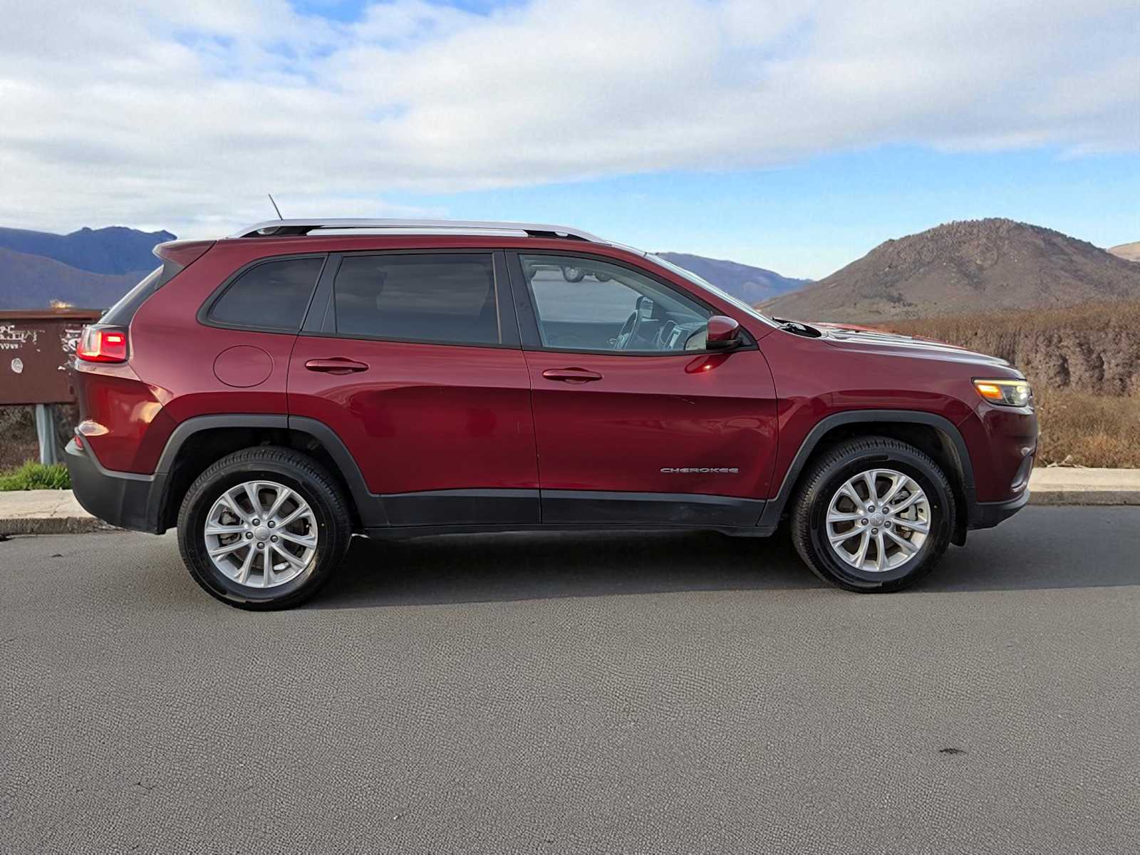 Thumbnail: 2021 Jeep Cherokee - 7