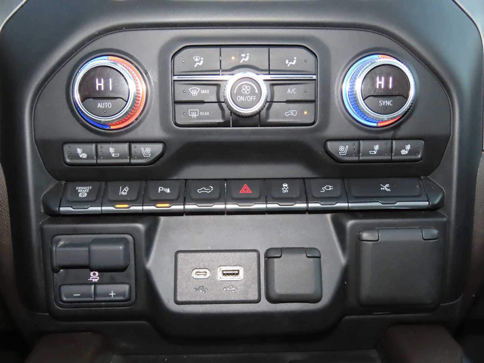 Thumbnail: 2022 GMC Sierra 3500 - 34