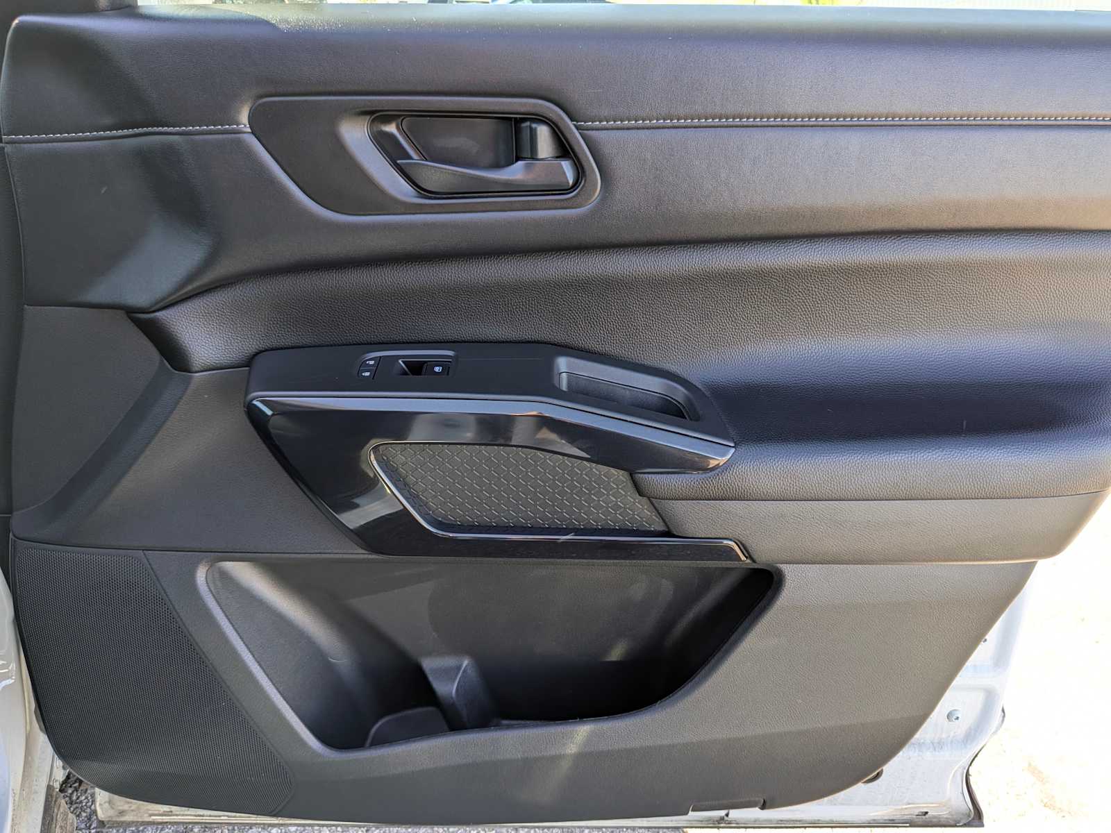 Thumbnail: 2025 Nissan Pathfinder - 25