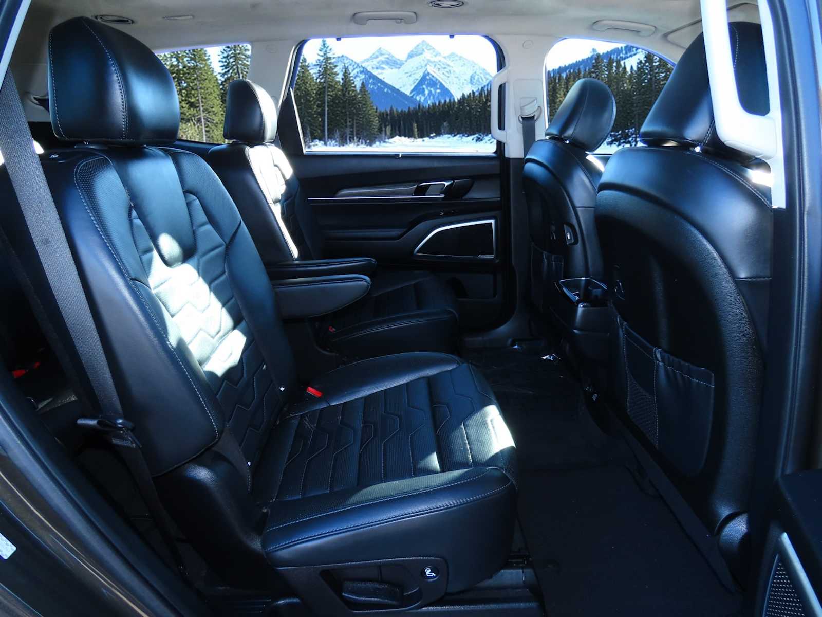 Thumbnail: 2020 Kia Telluride - 22