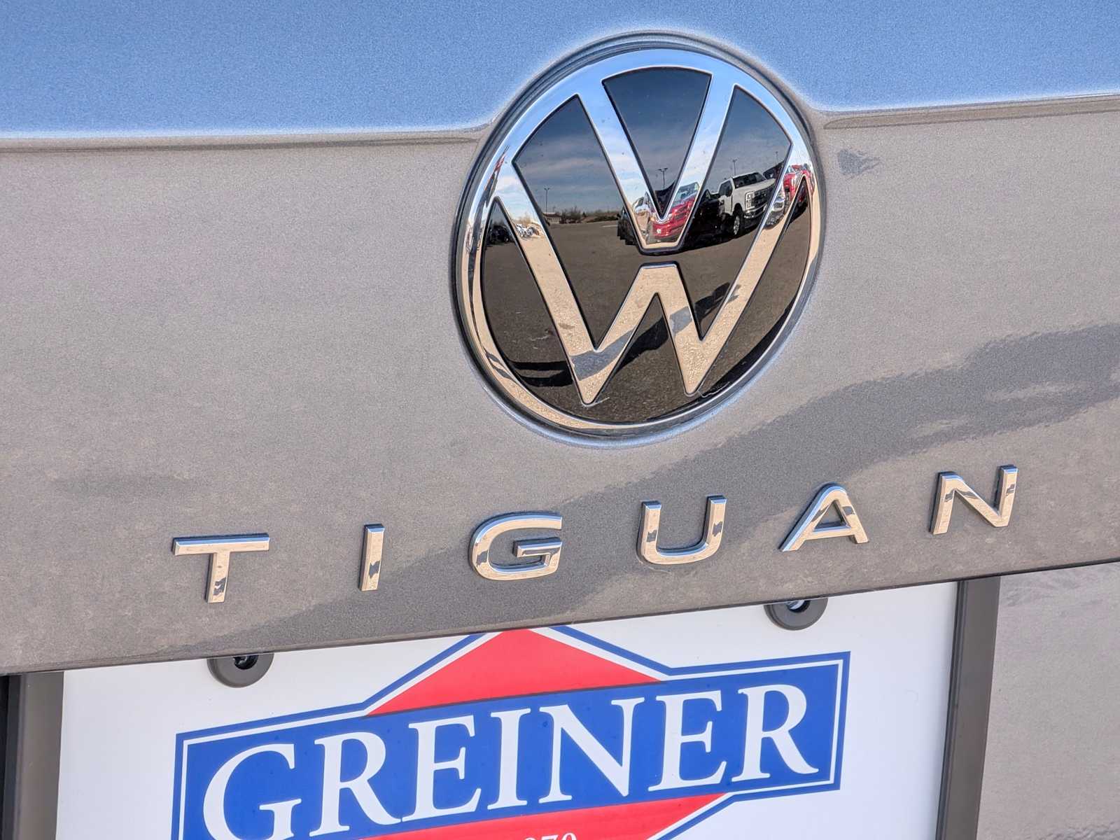 Thumbnail: 2024 Volkswagen Tiguan - 12