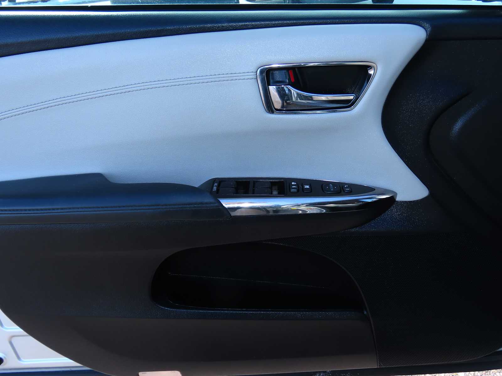 Thumbnail: 2016 Toyota Avalon - 17