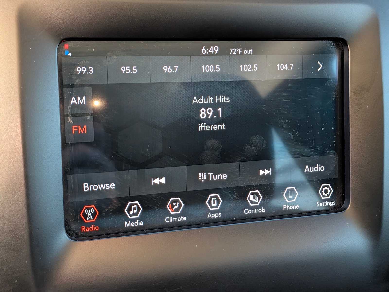 Thumbnail: 2021 Jeep Cherokee - 33