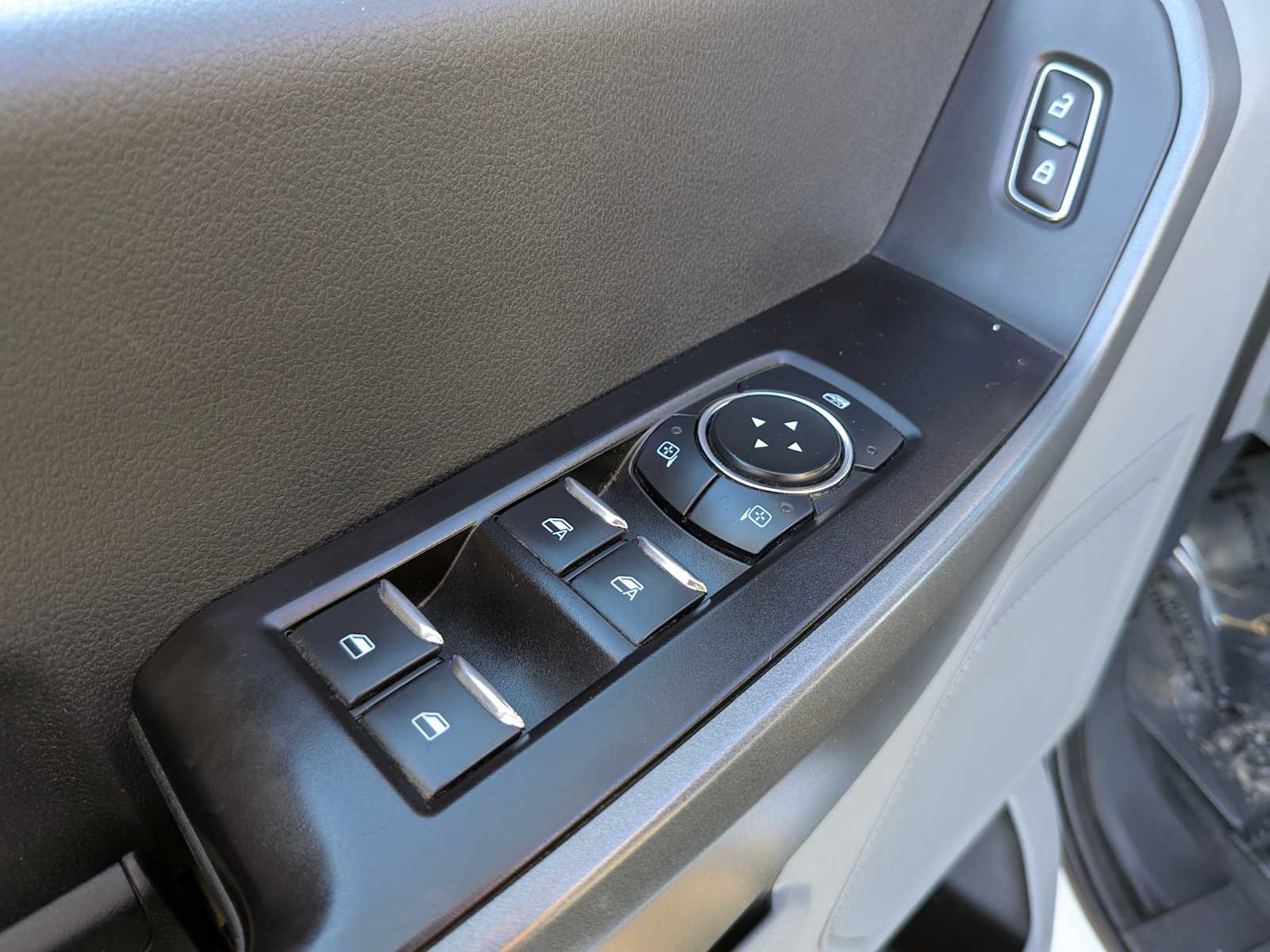 Thumbnail: 2023 Ford Econoline - 21